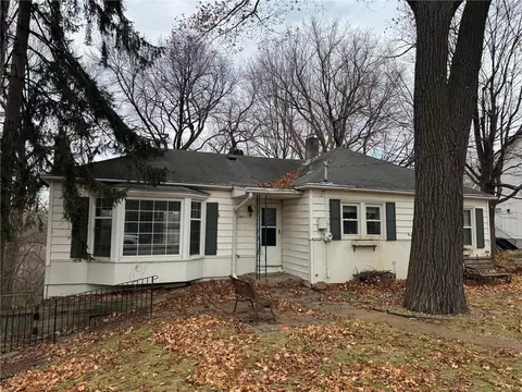 18800 Highland Ave, Wayzata, MN 55391