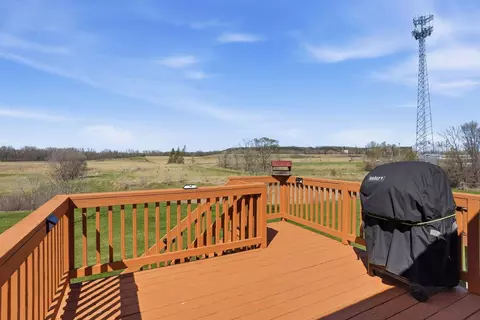 642 Union Ct, Cannon Falls, MN 55009