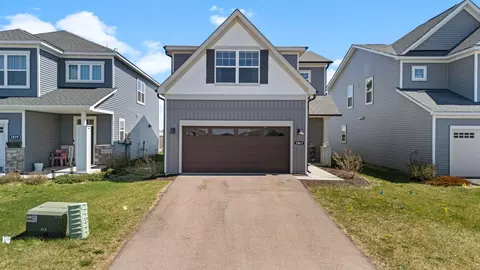 1863 Ivy St, Shakopee, MN 55379