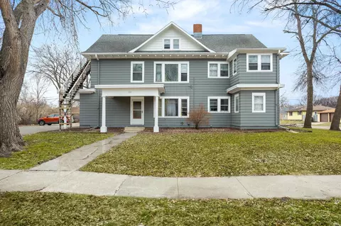 826 21st St S, Fargo, ND 58103