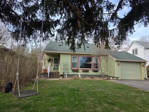 304 N 8th St, Saint Peter, MN 56082