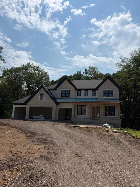 10380 Mallard Dr, Chaska, MN 55318