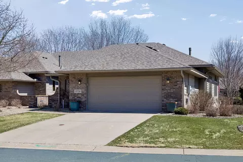 17738 Landmark Ct, Lakeville, MN 55044