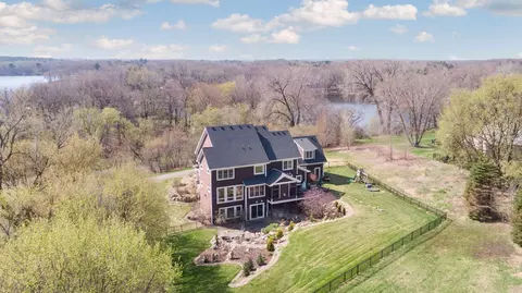 79 Apple Orchard Rd, Dellwood, MN 55110