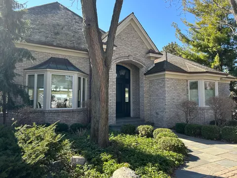 19945 Cottagewood Ave, Excelsior, MN 55331