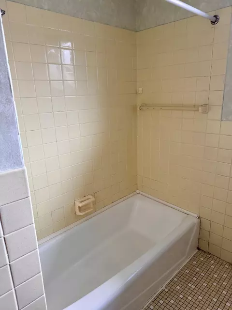 Bath - 1039 36th Ave N, Saint Cloud, MN 56303 photo 2 of 2