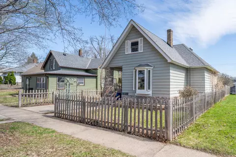 1028 Livingston Ave, West Saint Paul, MN 55118