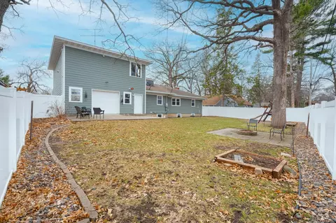 Exterior - 663 Roosevelt Rd, Saint Cloud, MN 56301 photo 5 of 9