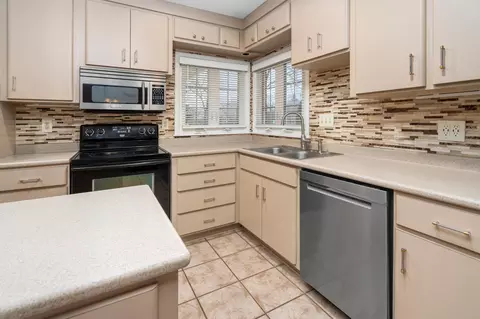 Kitchen - 663 Roosevelt Rd, Saint Cloud, MN 56301 photo 2 of 2