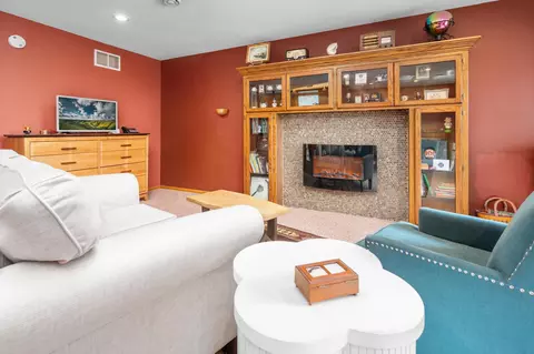 Living - 663 Roosevelt Rd, Saint Cloud, MN 56301 photo 2 of 3