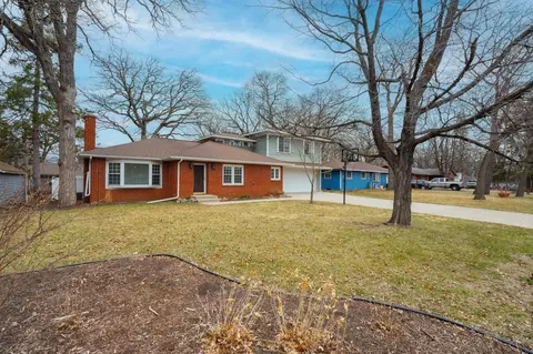Exterior - 663 Roosevelt Rd, Saint Cloud, MN 56301 photo 3 of 9
