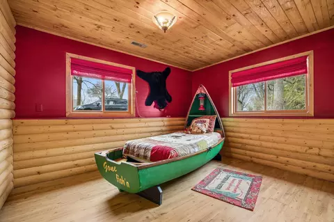 Bedroom - 3930 Glendale Dr, Excelsior, MN 55331 photo 2 of 2