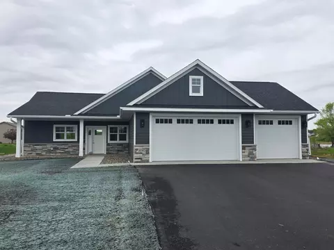 3085 Nottingham Rd S, Saint Cloud, MN 56301
