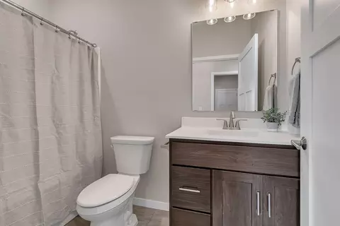 Bath - 3085 Nottingham Rd S, Saint Cloud, MN 56301 photo 1 of 3