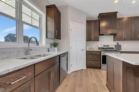 Kitchen - 3085 Nottingham Rd S, Saint Cloud, MN 56301 photo 4 of 5