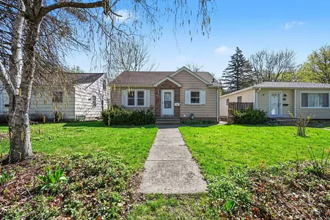 3008 Chowen Ave N, Robbinsdale, MN 55422