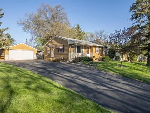 616 Martha Ln, Woodbury, MN 55125