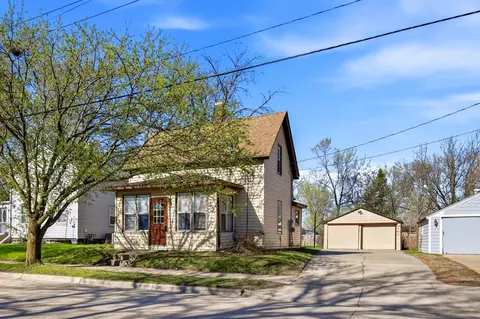 914 N Elm Ave, Owatonna, MN 55060