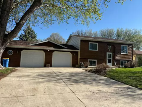 822 16th St SE, Owatonna, MN 55060