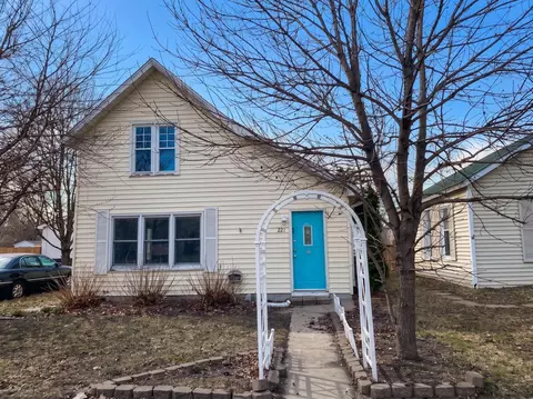 321 S Main St, Lake Crystal, MN 56055