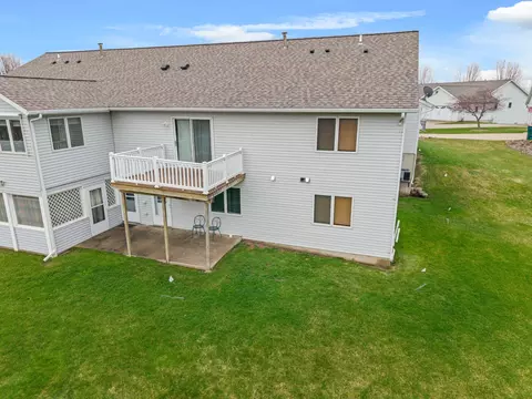 Exterior - 160 Orchard Manor Dr SE, Plainview, MN 55964 photo 4 of 5