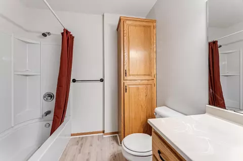 Bath - 160 Orchard Manor Dr SE, Plainview, MN 55964 photo 1 of 4