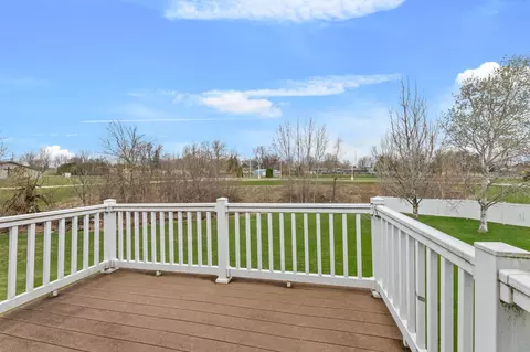 Exterior - 160 Orchard Manor Dr SE, Plainview, MN 55964 photo 2 of 5