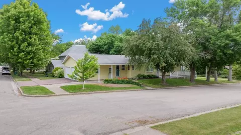 121 W Rowena St, Ivanhoe, MN 56142