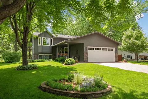 8553 Chanhassen Hills Dr S, Chanhassen, MN 55317