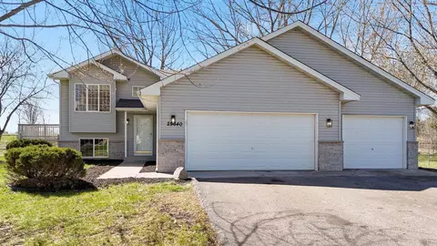 29640 Broadway St, Lindstrom, MN 55045