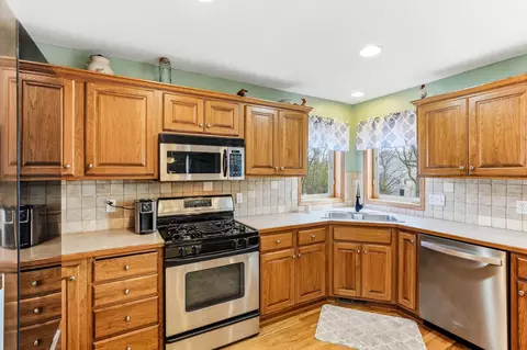 9918 Kiwi Ave N, Brooklyn Park, MN 55443