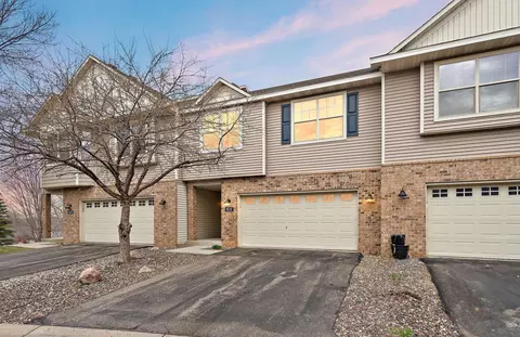 8532 Lakeview Ter, Savage, MN 55378