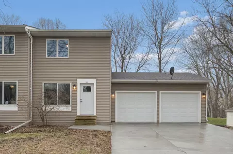 12 Piccadilly Pl, Mankato, MN 56001