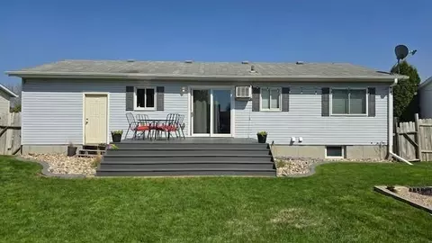 Exterior - 205 4th St E, Horace, ND 58047 photo 11 of 18