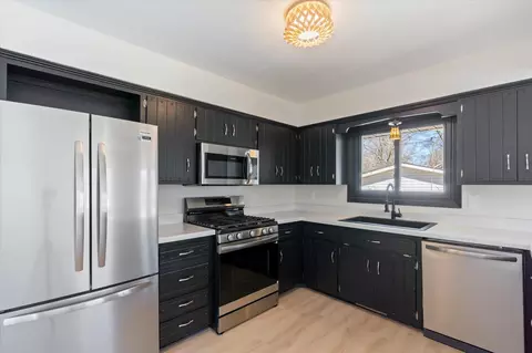 Kitchen - 2030 Crestview Ln, Brainerd, MN 56401 photo 3 of 3