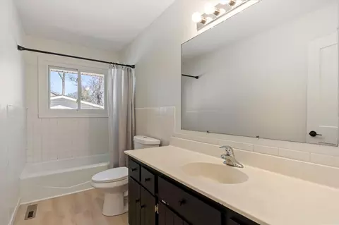 Bath - 2030 Crestview Ln, Brainerd, MN 56401 photo 1 of 3