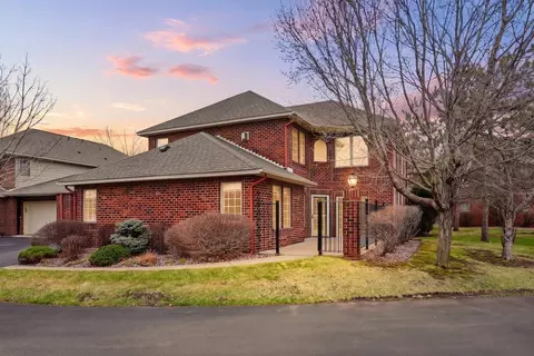 1820 Hunter Hill Rd, Hudson, WI 54016