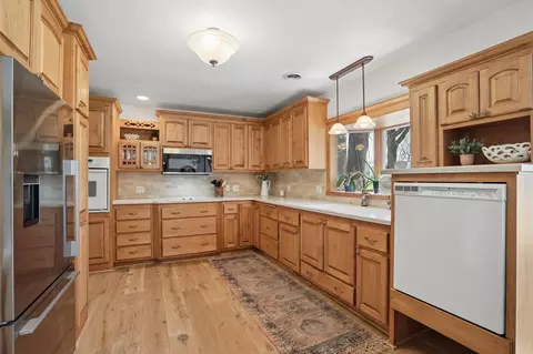 Kitchen - 5770 Main St W, Maple Plain, MN 55359 photo 2 of 6