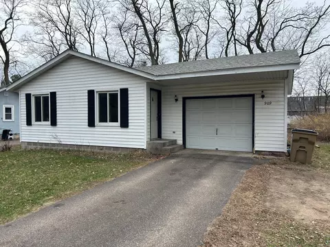 909 7th Ave N, Princeton, MN 55371