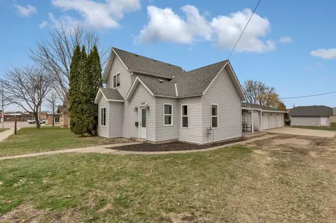 209 E James St, Paynesville, MN 56362