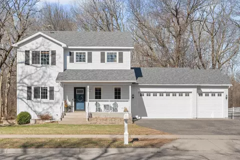 615 Oakwood Dr, Saint Cloud, MN 56304
