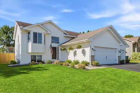 226 Quail Dr, Montrose, MN 55363
