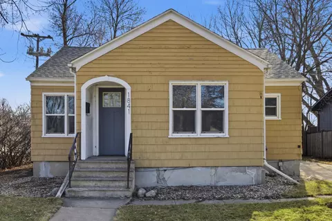 1841 3rd St N, Fargo, ND 58102