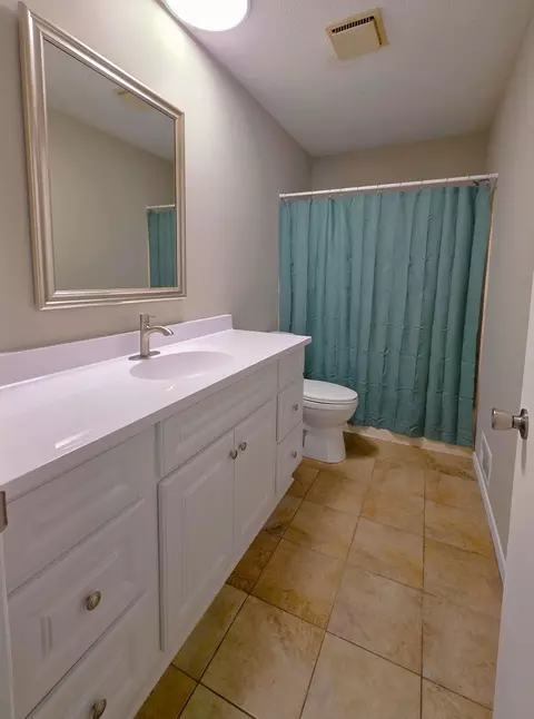 4710 Lenore Ln, Eagan, MN 55122