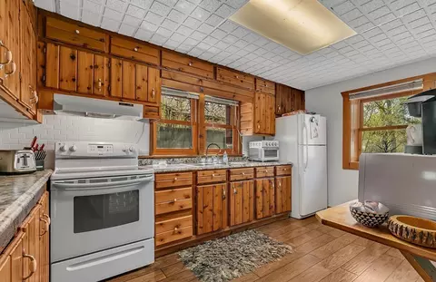 Kitchen - 664 Roosevelt Rd, Saint Cloud, MN 56301 photo 1 of 3