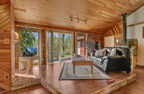 Living - 664 Roosevelt Rd, Saint Cloud, MN 56301 photo 1 of 5