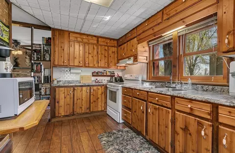 Kitchen - 664 Roosevelt Rd, Saint Cloud, MN 56301 photo 2 of 3