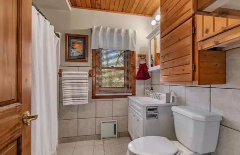 Bath - 664 Roosevelt Rd, Saint Cloud, MN 56301 photo 1 of 1