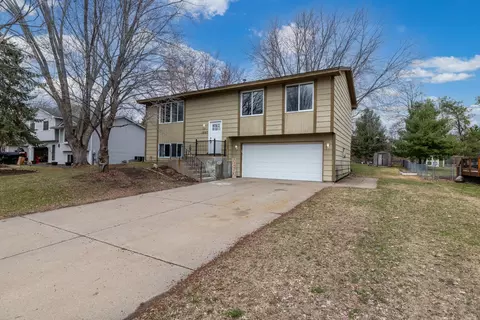1057 Tamarack Ln, Lino Lakes, MN 55014