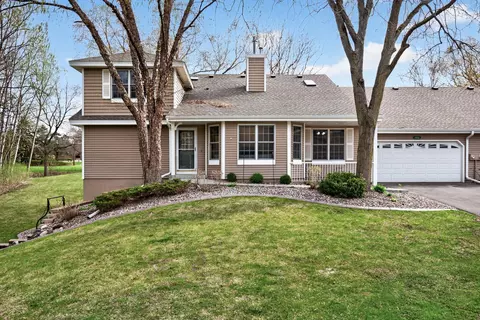 14722 Oak Run Ln, Burnsville, MN 55306